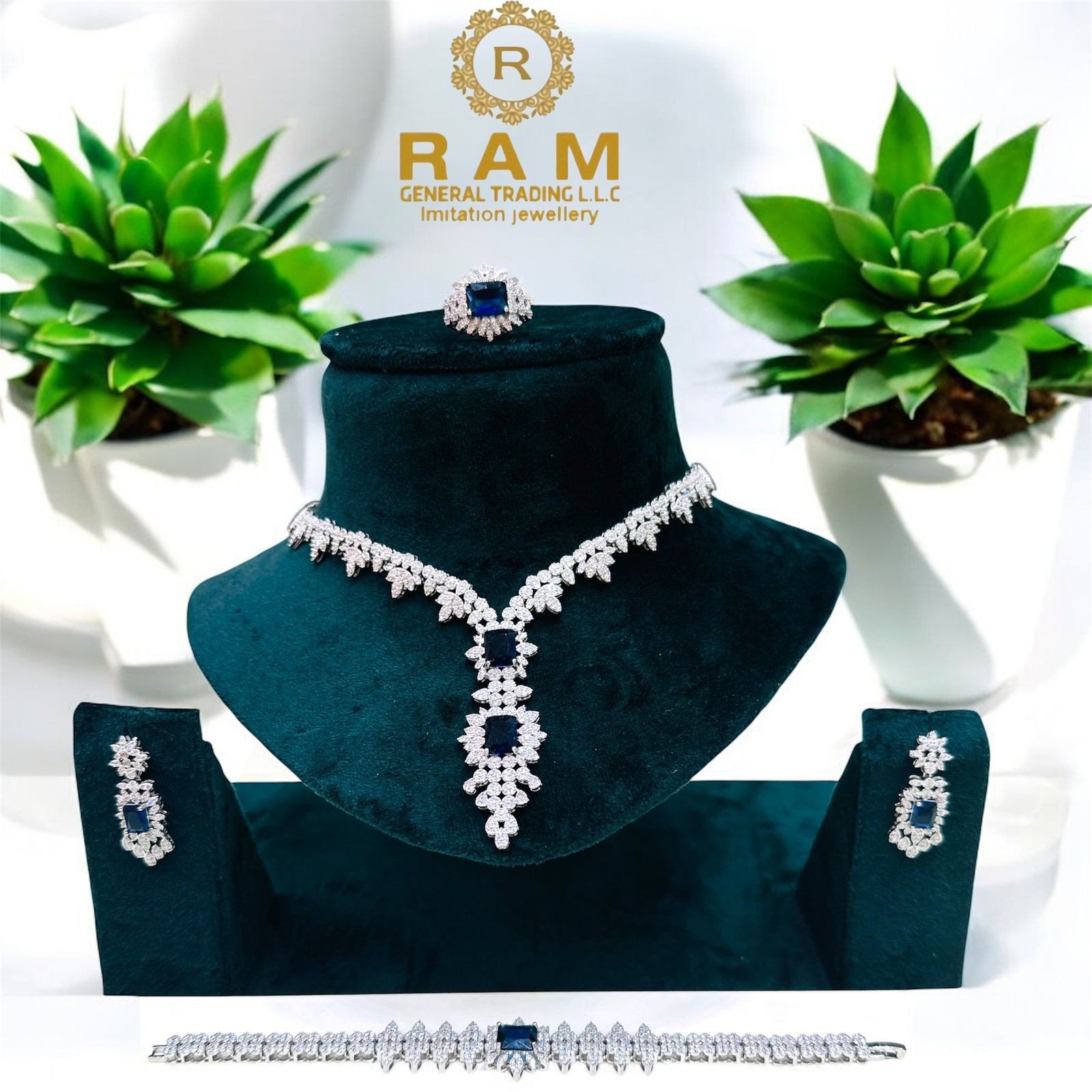 Zaricon neckless