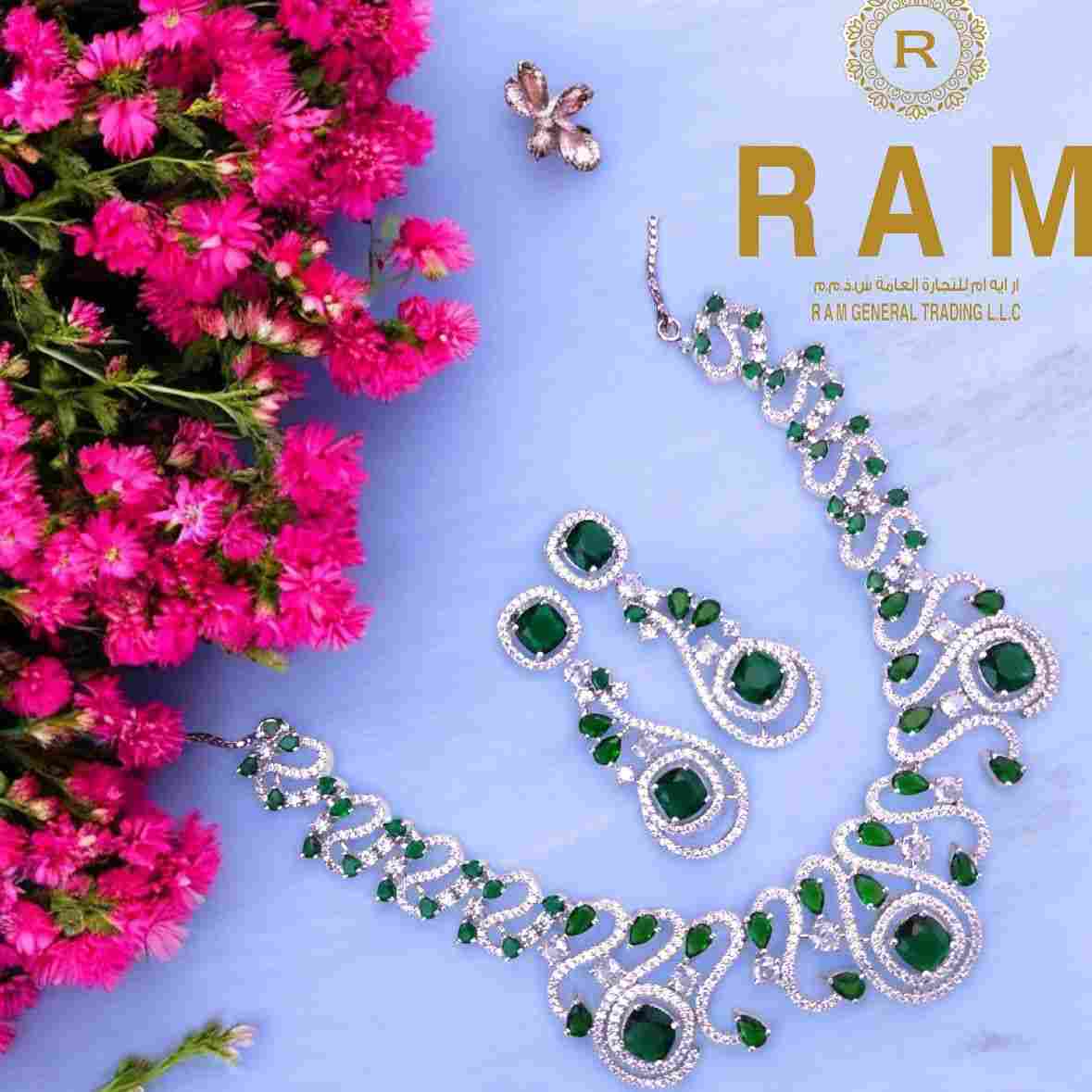 American diamond necless