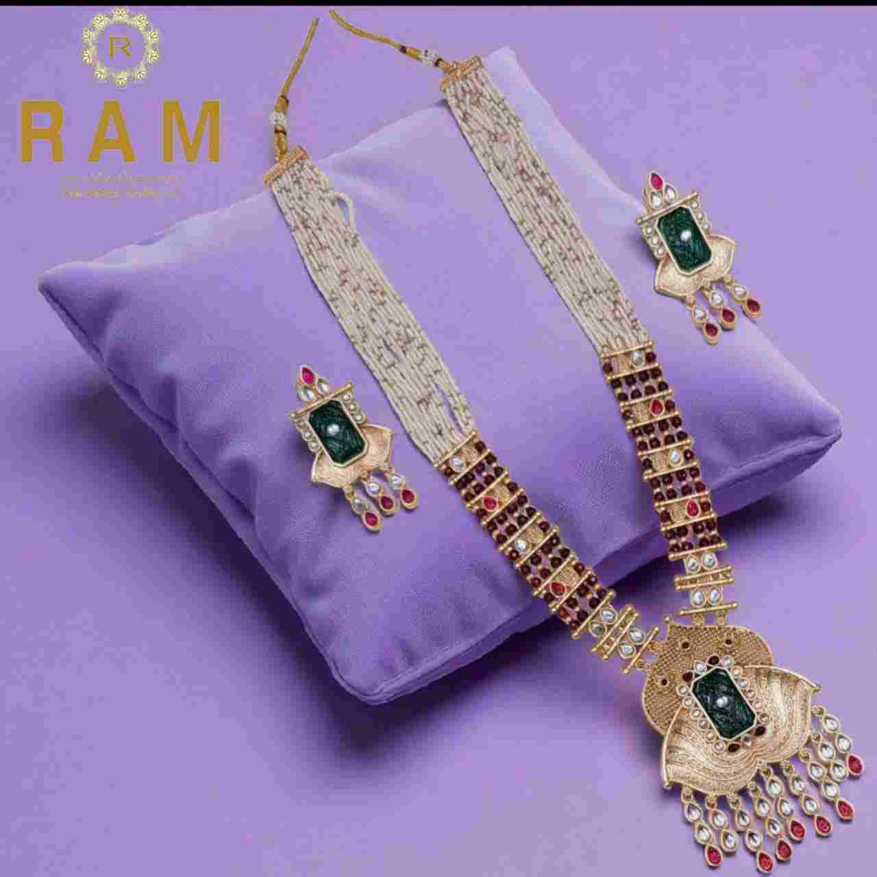 BRASS LONG NECKLESS WITH EARINGS