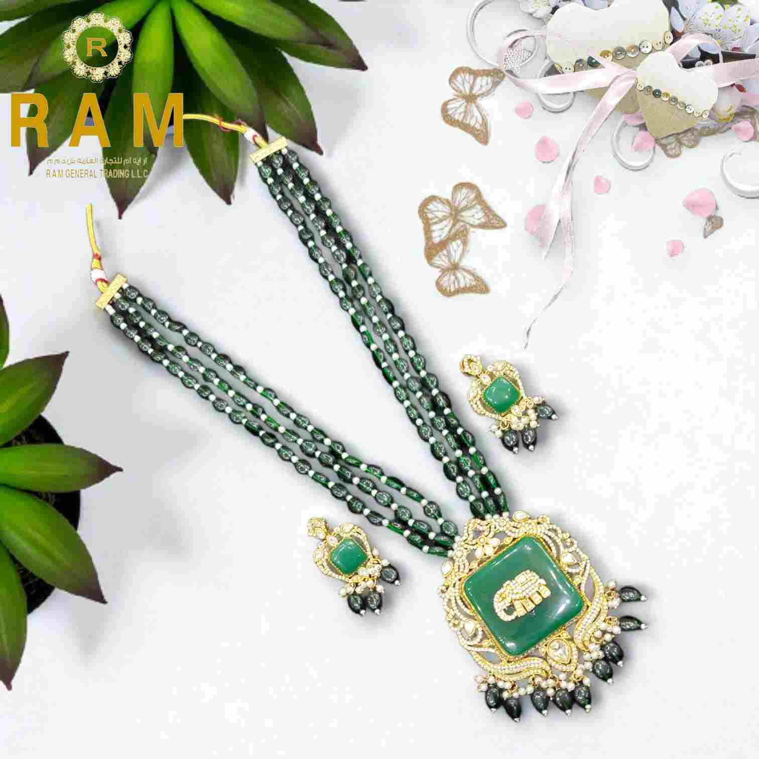 MOZONITE  NECKLESS