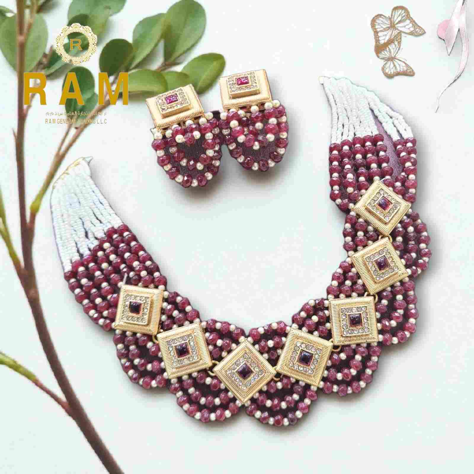 BRASS SHORT NECKLESS