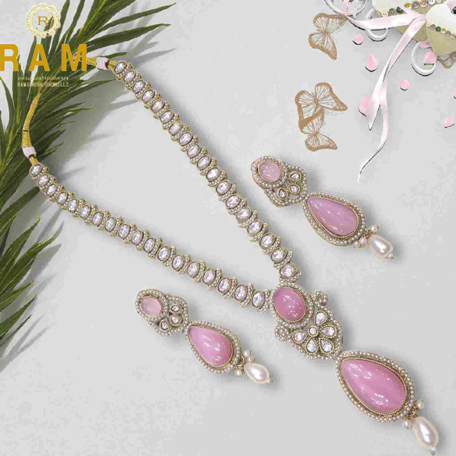 MOZONITE  NECKLESS
