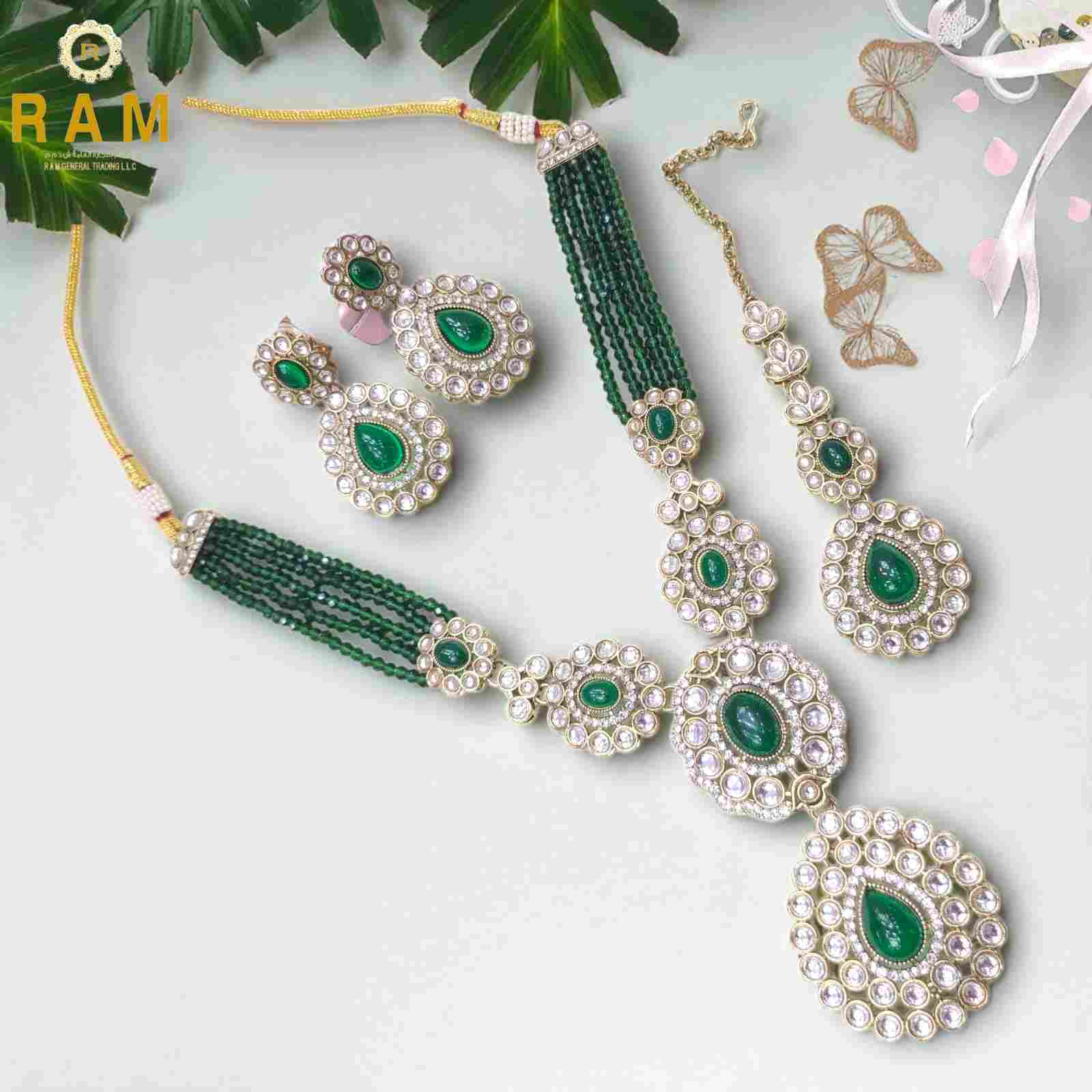 POLKI NECKLESS WITH EARINGS