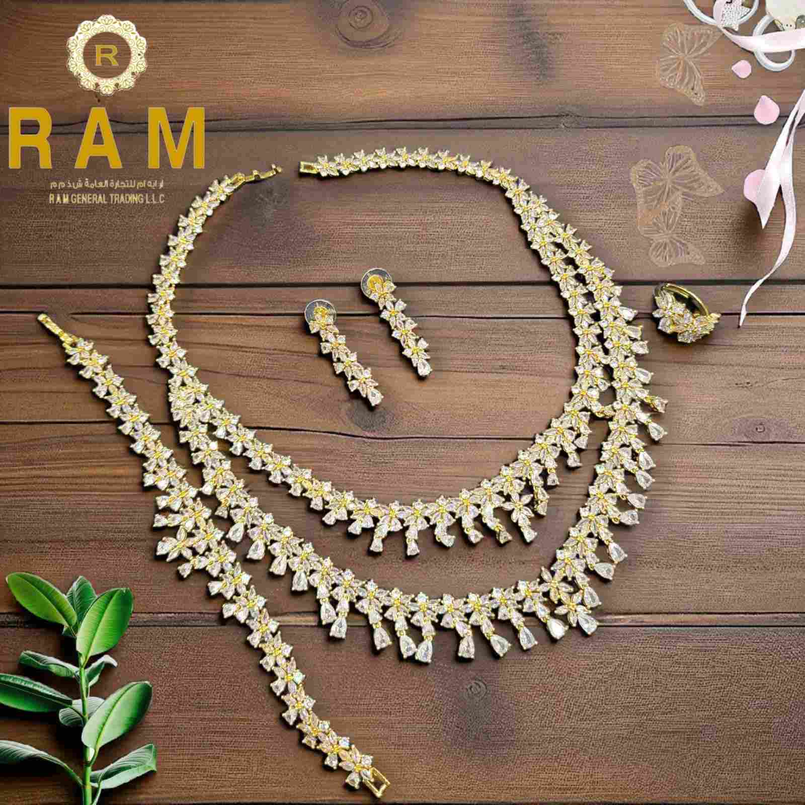 ZIRCON NECKLESS