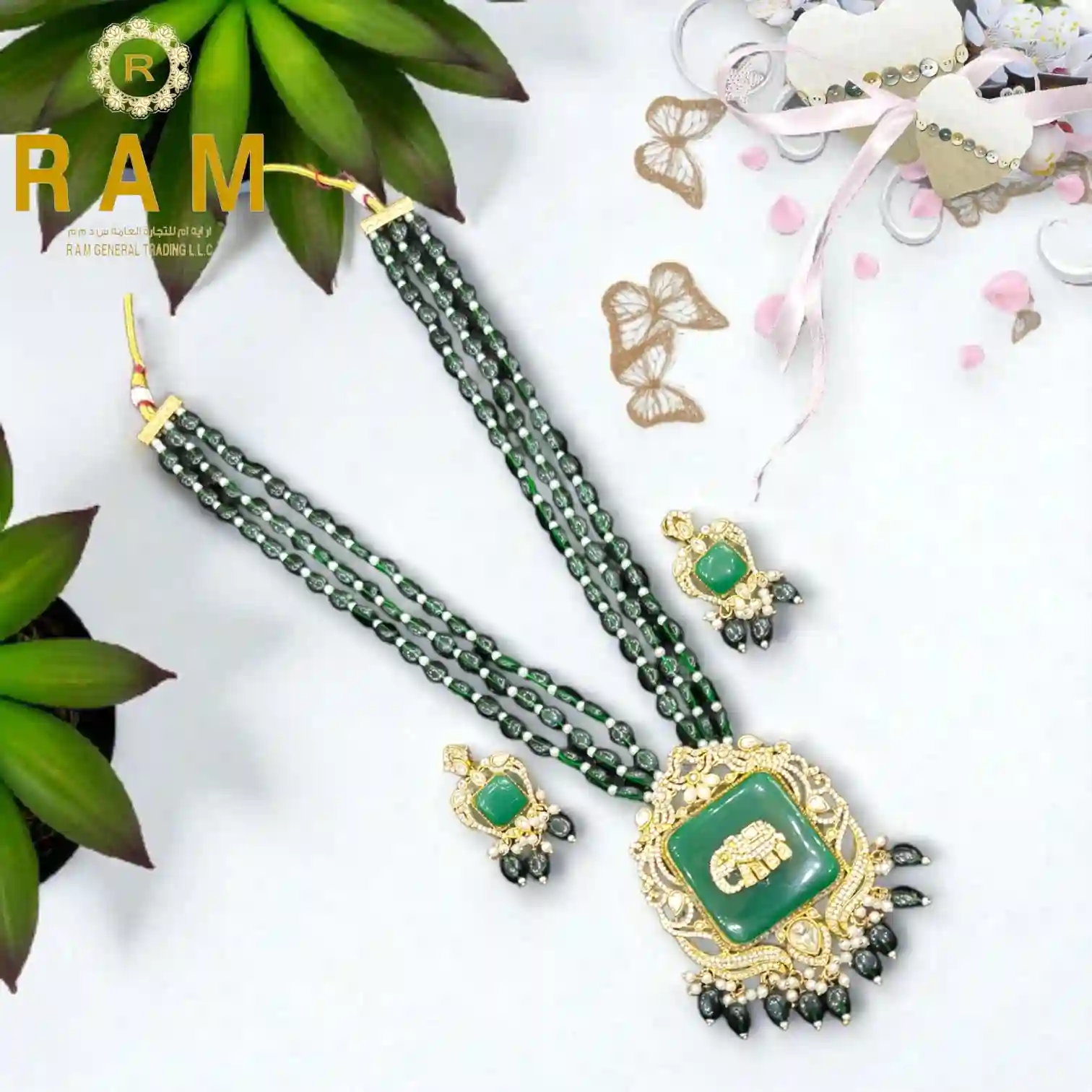 MOZONITE  NECKLESS
