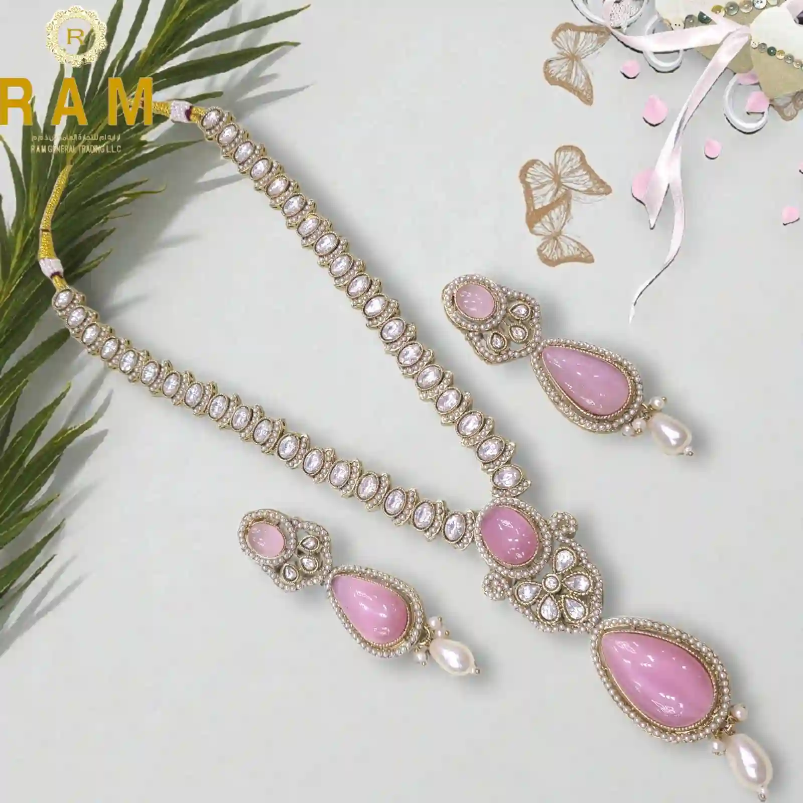 MOZONITE  NECKLESS
