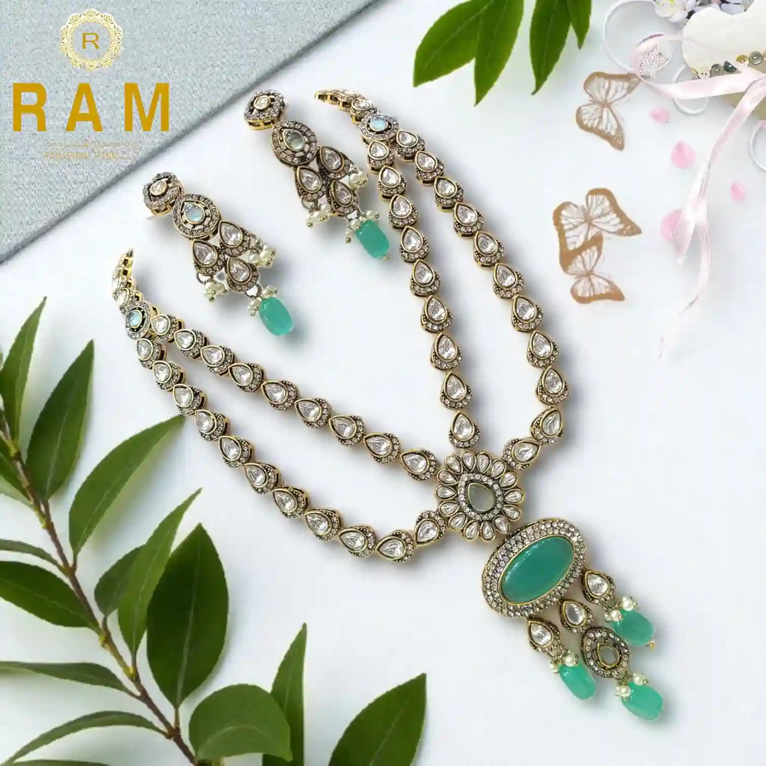 MOZONITE  NECKLESS