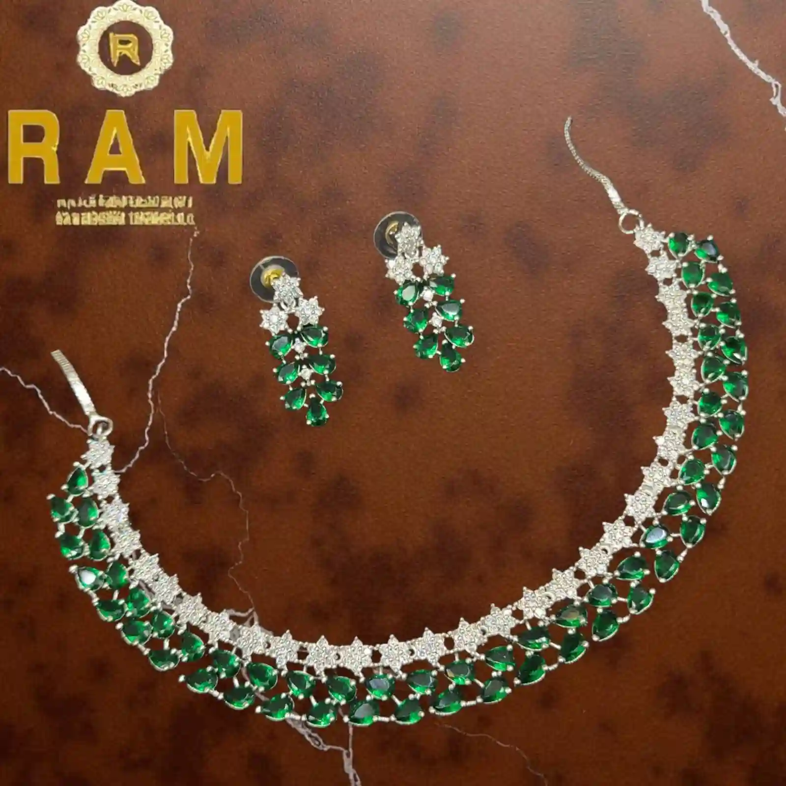 AD NECKLESS