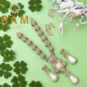 MOZONITE  NECKLESS