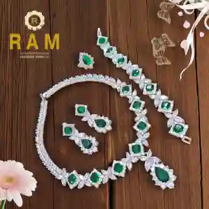 ZIRCON NECKLESS