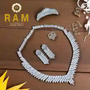 ZIRCON NECKLESS