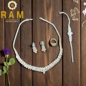 ZIRCON NECKLESS