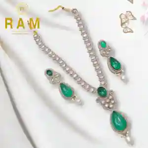 MOZONITE  NECKLESS